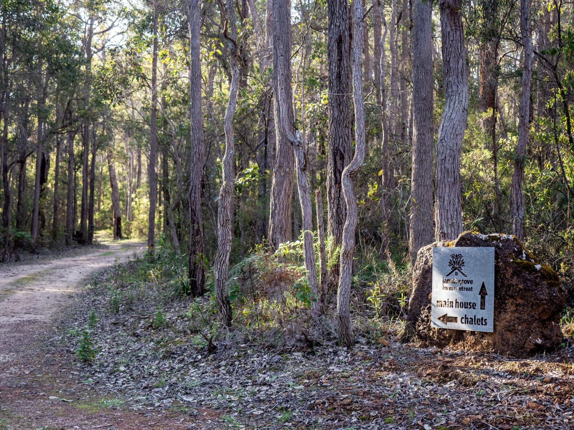 Jarrah Grove Forest Retreat - Adults Only Luxury Chalet Rosa Glen Dış mekan fotoğraf