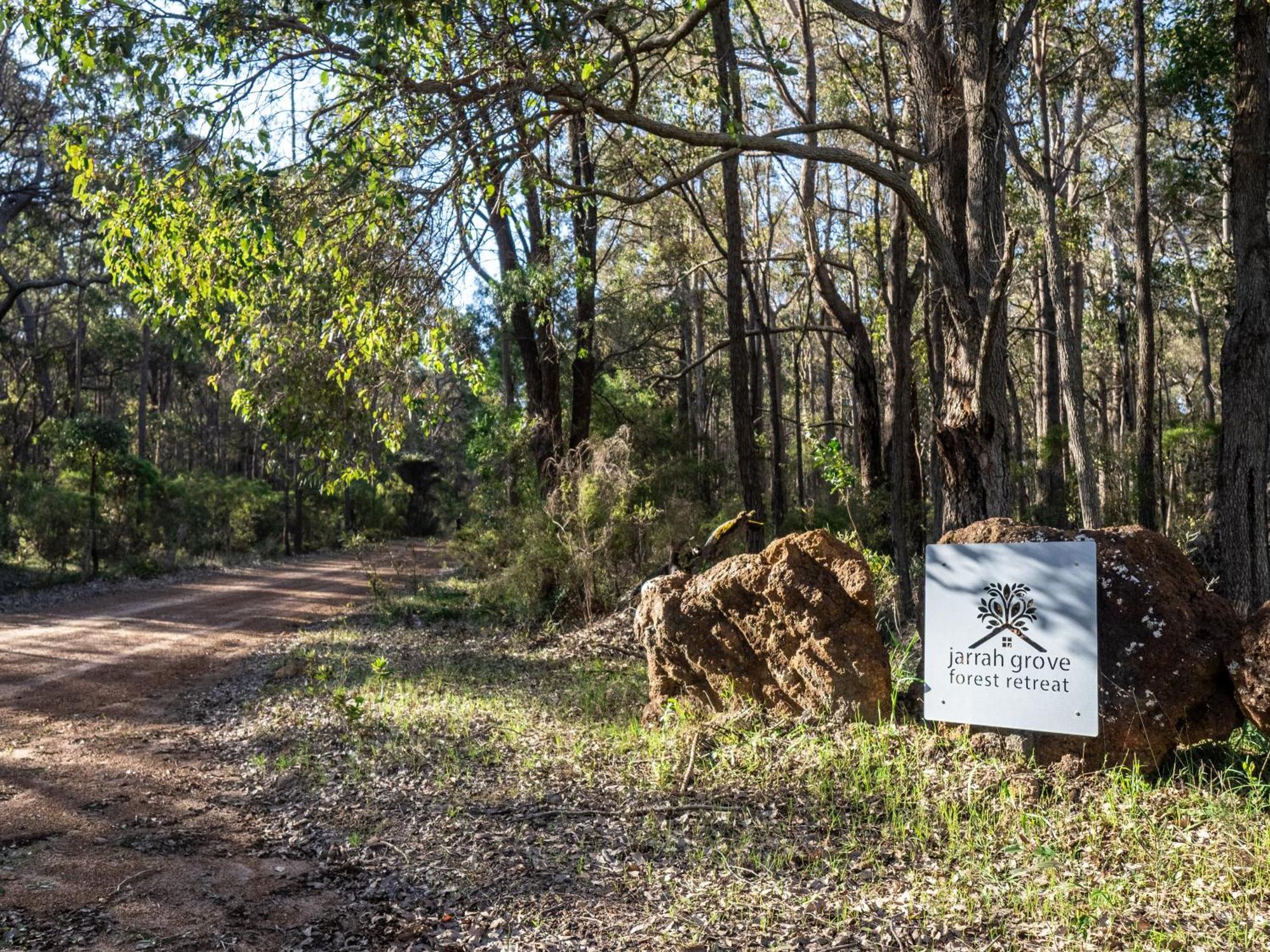 Jarrah Grove Forest Retreat - Adults Only Luxury Chalet Rosa Glen Dış mekan fotoğraf