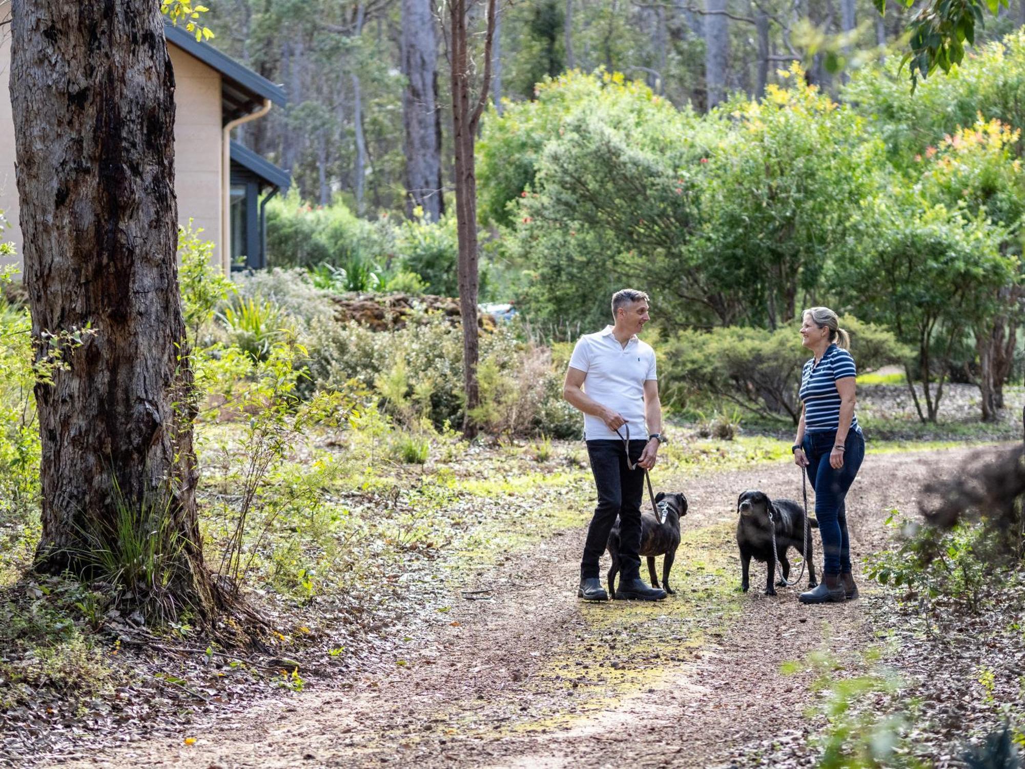 Jarrah Grove Forest Retreat - Adults Only Luxury Chalet Rosa Glen Dış mekan fotoğraf